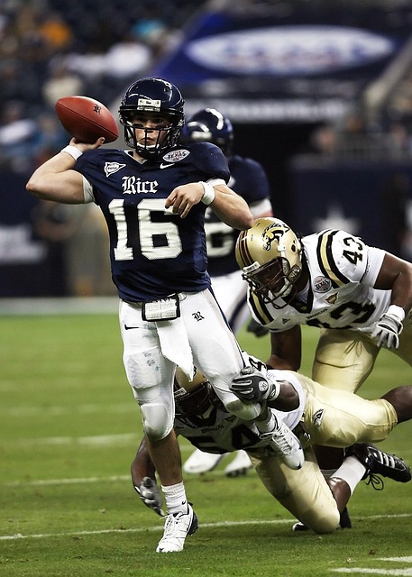 宣布从布伦 宣布从布伦